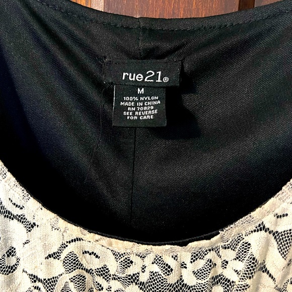 Girl’s Youth Lace Black & Cream Dress - Picture 2 of 2